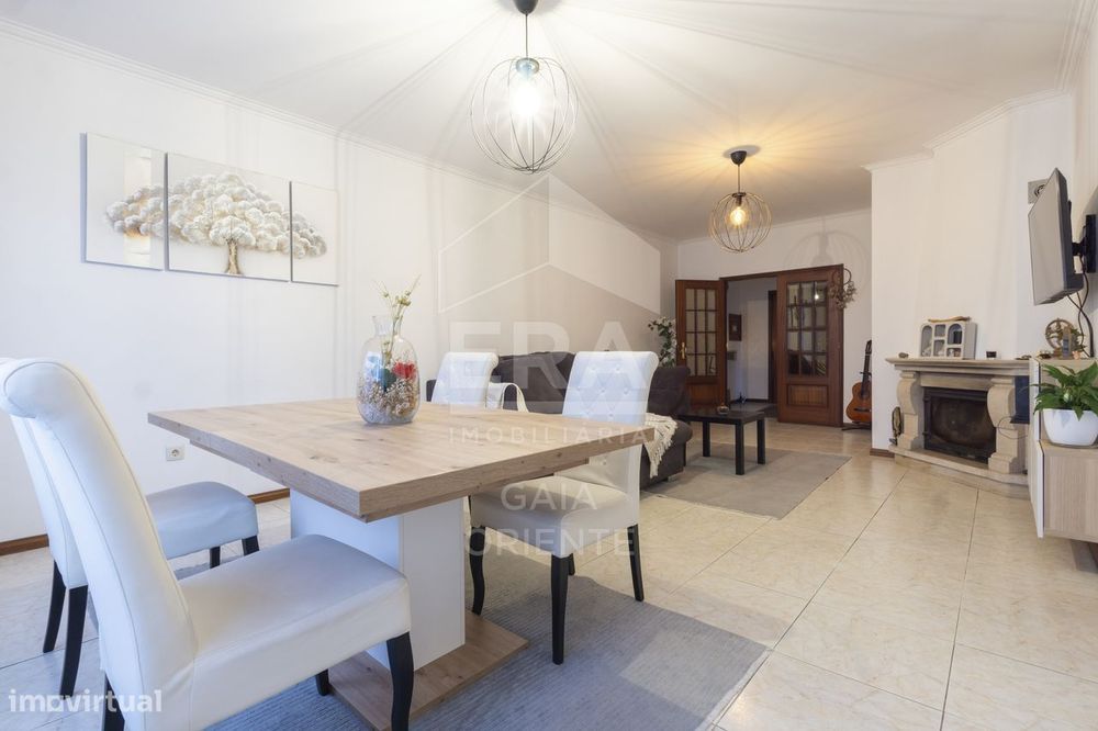 Apartamento T3 com Áreas Generosas em Serzedo — Serzedo E Perosinho, Porto