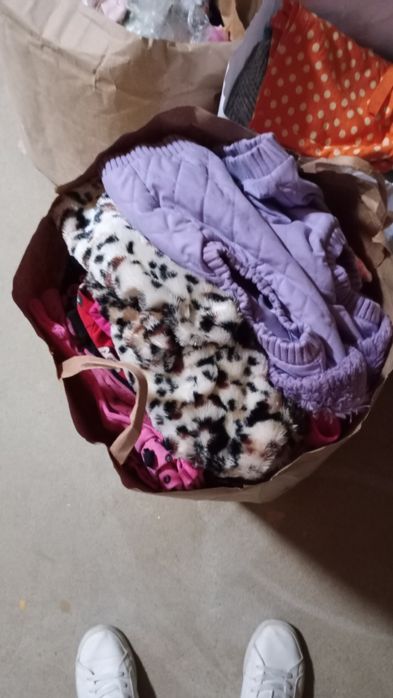 Paka ubrań dla dziewczynki rozmiar 98