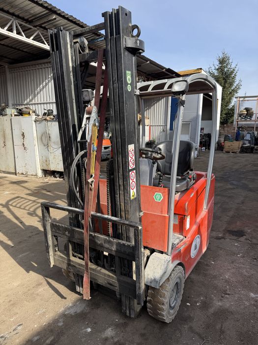 Wozek Widłowy OM trzykolowy triplex bateria 48 v