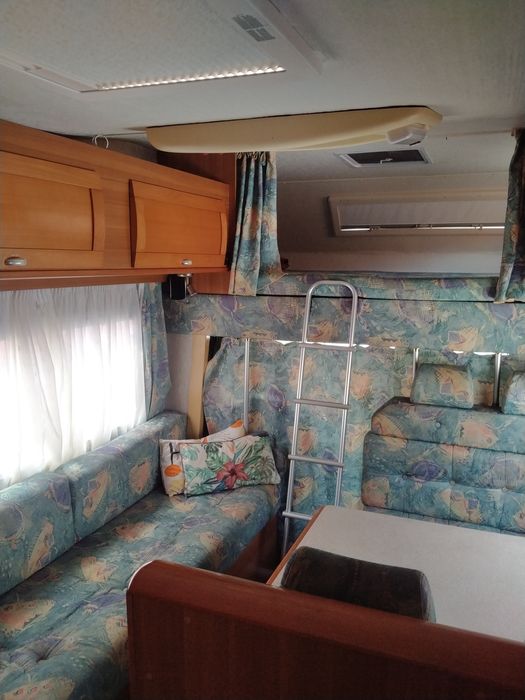 Autocaravana Fiat Ducato 2.8 com 6 lugares com cinto segurança