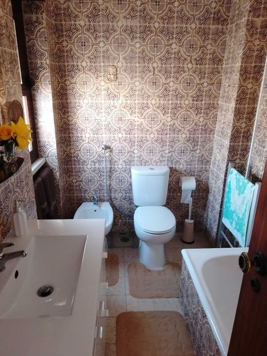 Alugo Quarto em Sesimbra