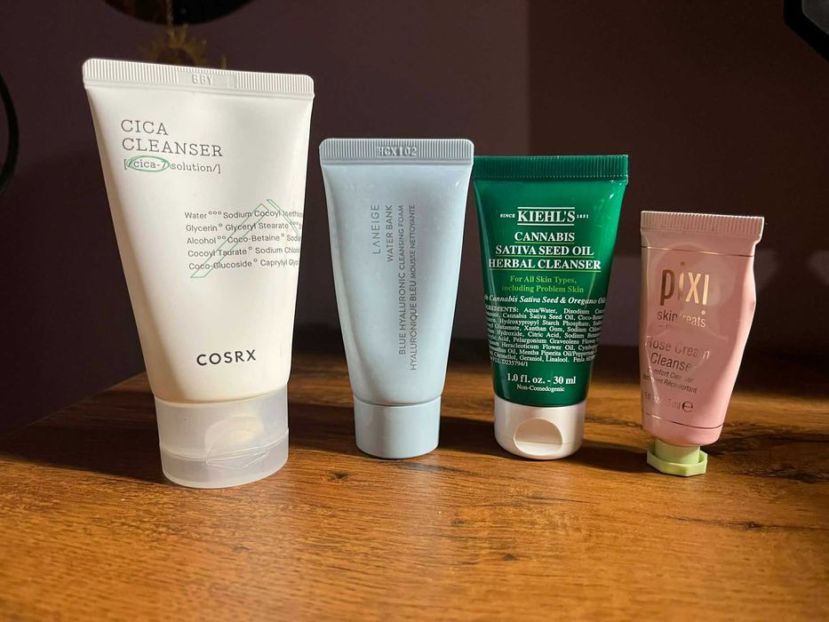 4szt Żel do mycia twarzy Kiehls cannabis Laneige waterbank Pixi Cosrx