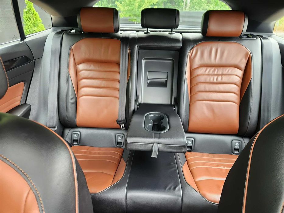 Volkswagen Arteon      2021