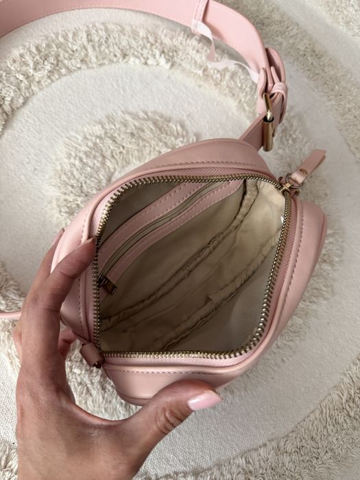 Pastelowa różowa mała pikowana nerka beltbag