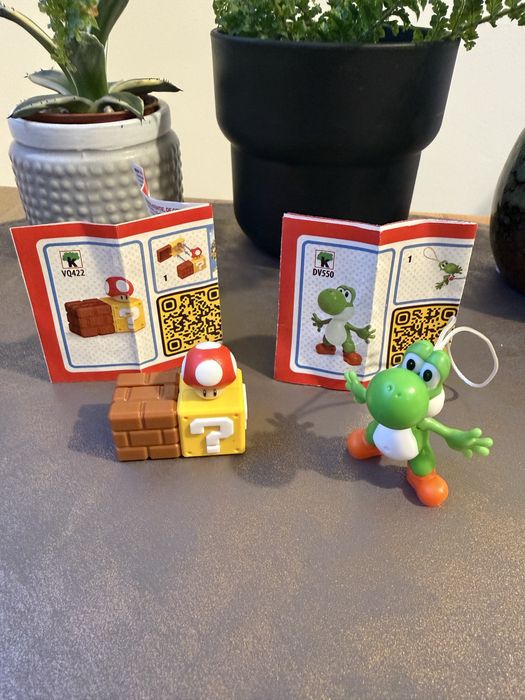 Іграшки кіндер Natoons, Маріо