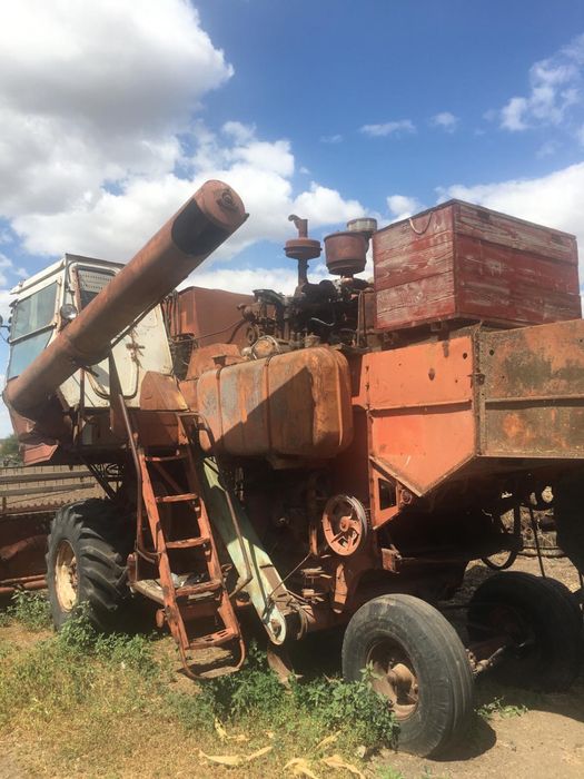 Продам комбаин нива