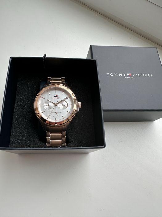 Tommy Hilfiger часы
