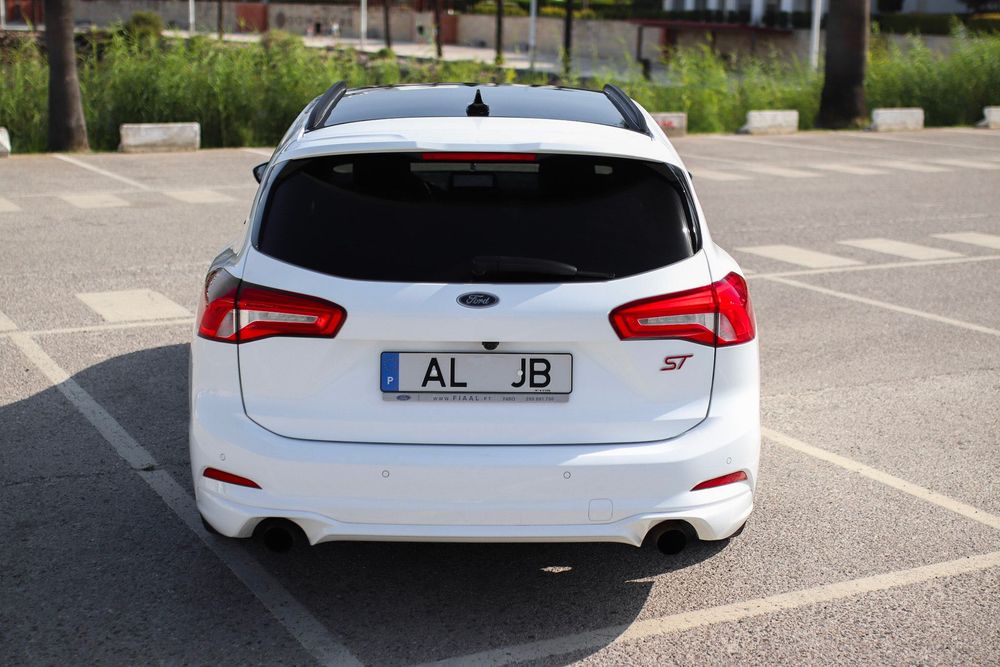 Ford Focus 2.3 Ecoboost ST SW 280cv — photo 4