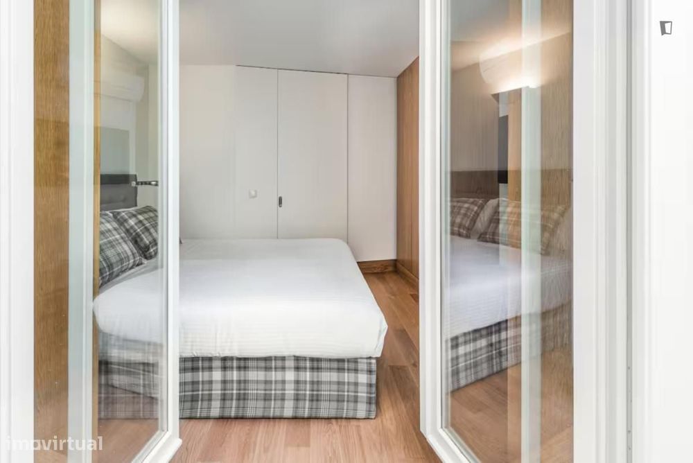 Apartamento com 1 quartos - localizado em Porto