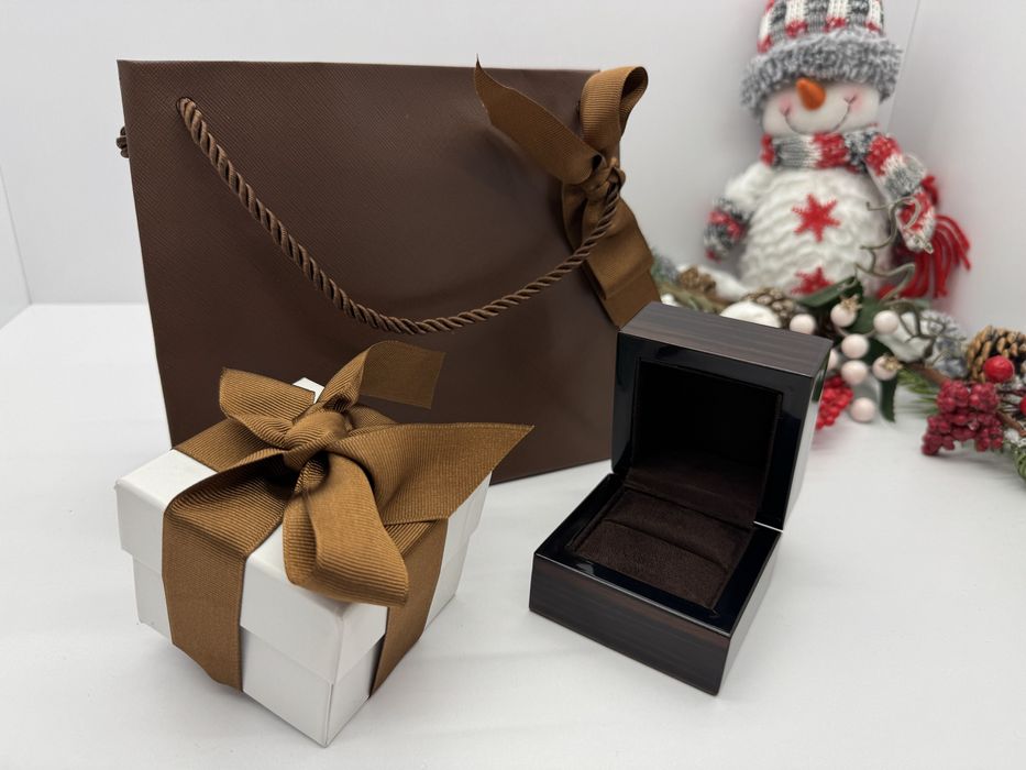 Коробок No mame під колечко без логотипу.