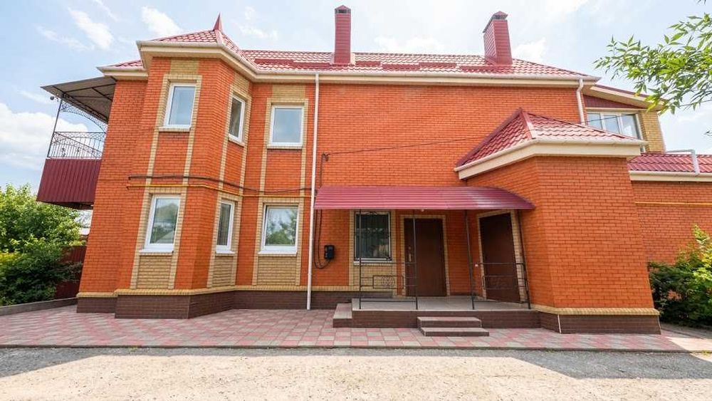 Продаж частини 2 поверхового будинку 360 м2 7 сот з окремим двором. Цегла. Нові Санжари №21511