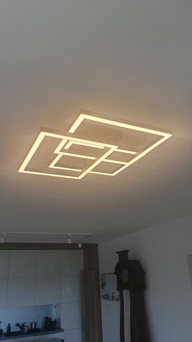 Designerski plafon LED 4 kwadraty 75 cm – czarny, ciepłe światło
