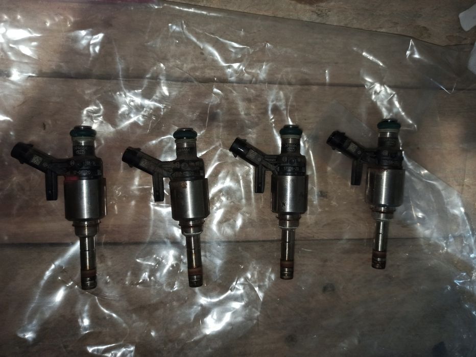 06G906036E паливні форсунки VAG