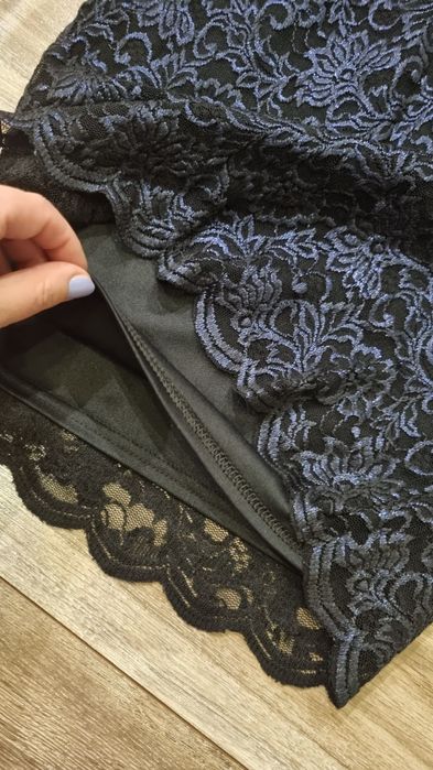 Elegancka sukienka koronka rękaw 3/4 S/M