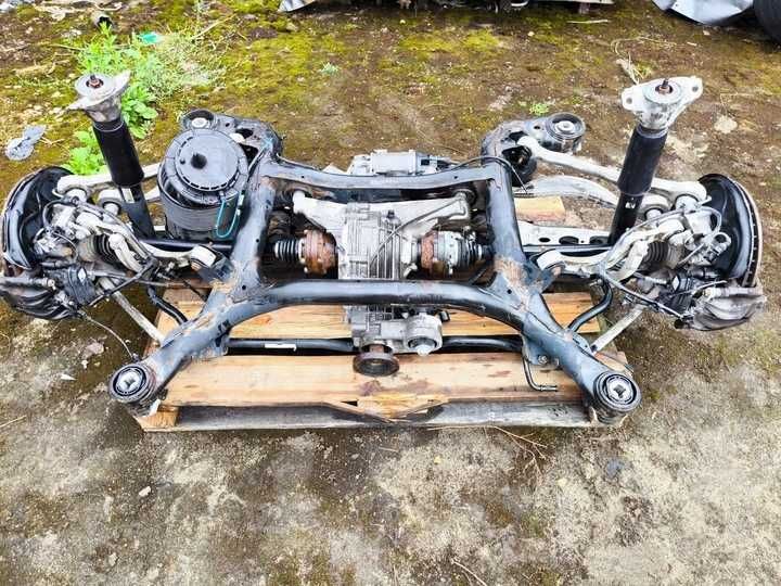 AUDI Q8 4M8 Підрамник задній 4M0599273J 4M0505235BT 4M0505235CA
