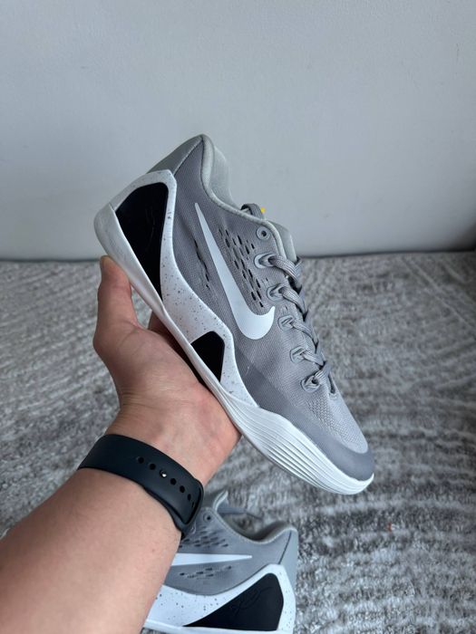Баскетбольні кросівки Kobe 9