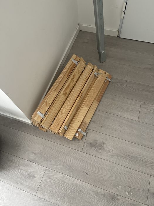 Cama IKEA sem colchão