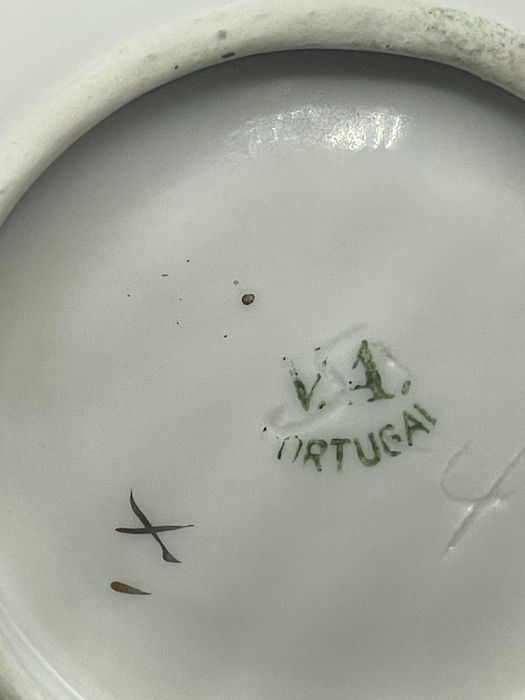 Lote de covilhetes em forma de concha em porcelana da Vista Alegre