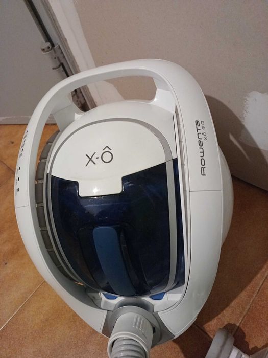 Aspirador Rowenta Sem Saco Trenó IX7767EA Sem Fios em bom estado