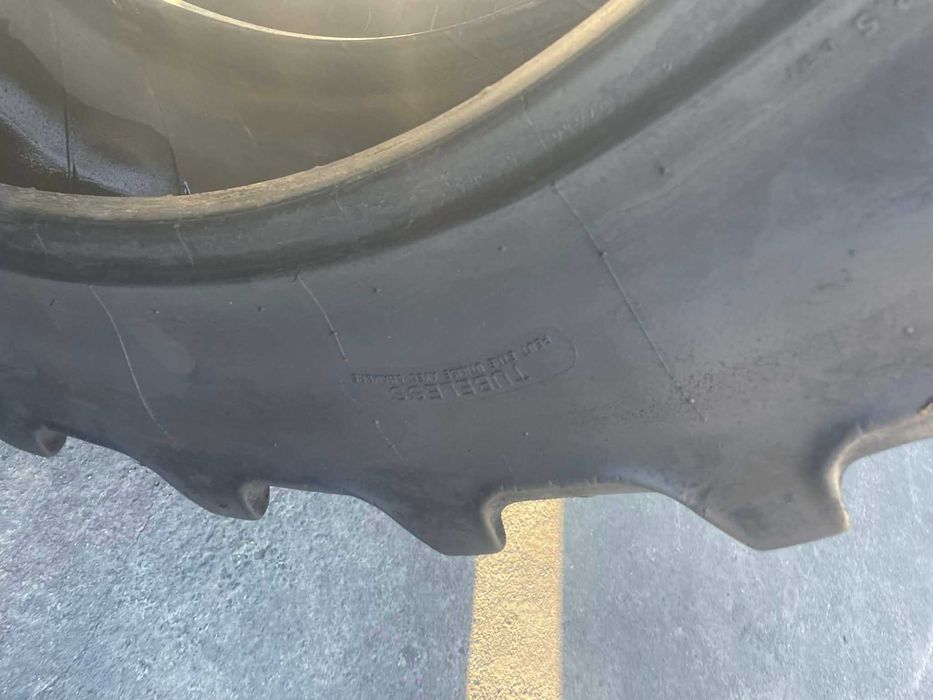 320/85R36Kleber Tracker JJ635 JJ636 Komplet