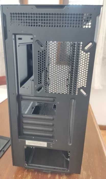 Caixa NZXT H7 flow