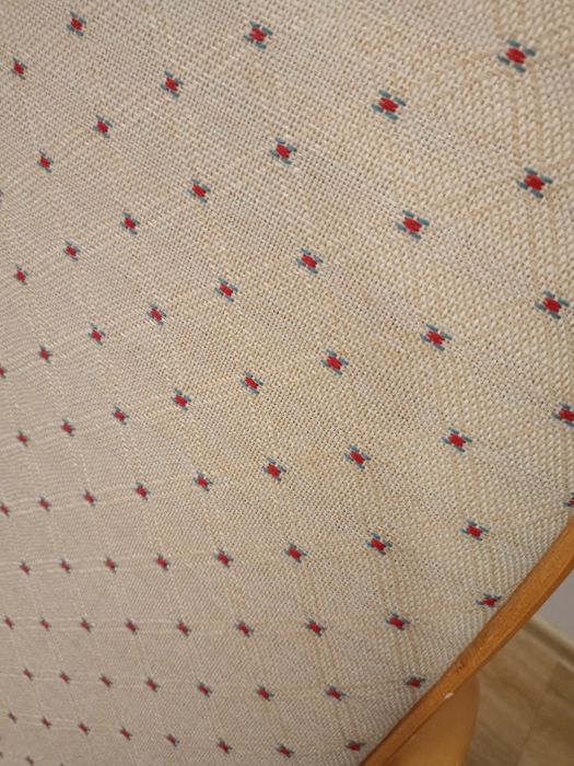 Fotel Bujany drewniany z obiciem