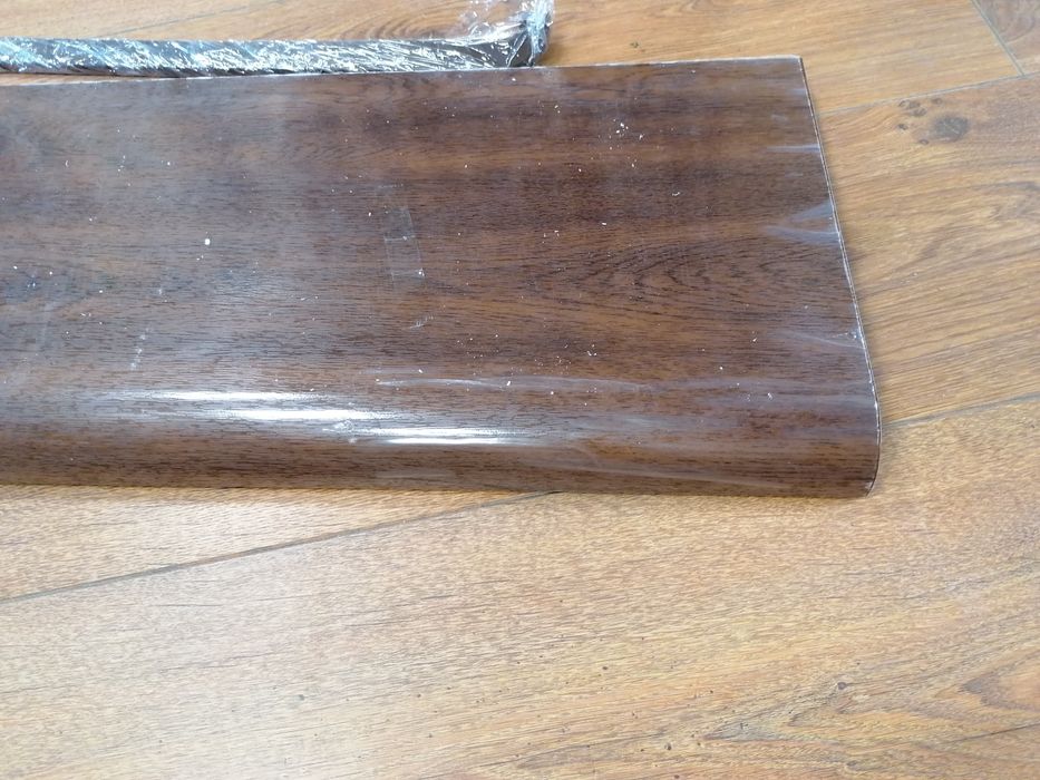 Parapet pcv orzech