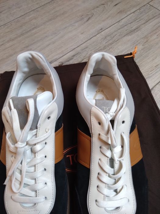 Продам кроссовки туфли tods