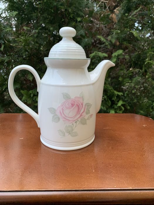 Porcelanowy czajnik do kawy herbaty