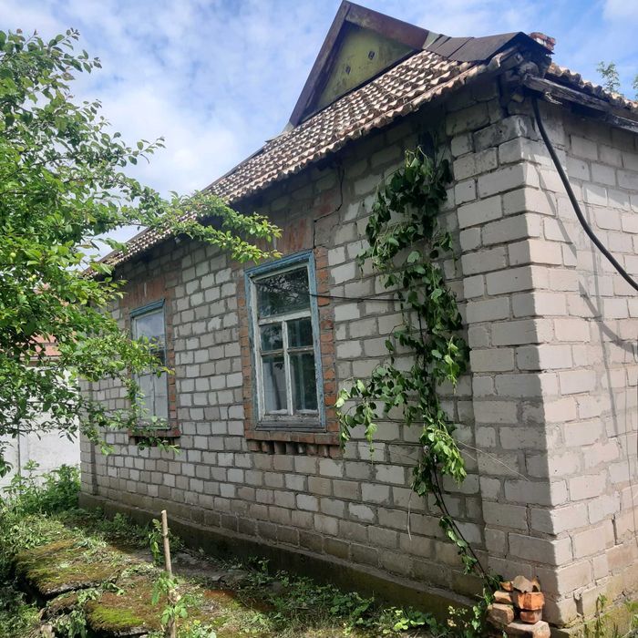 Продаеться Хата в селi Лозуватка. Торг.