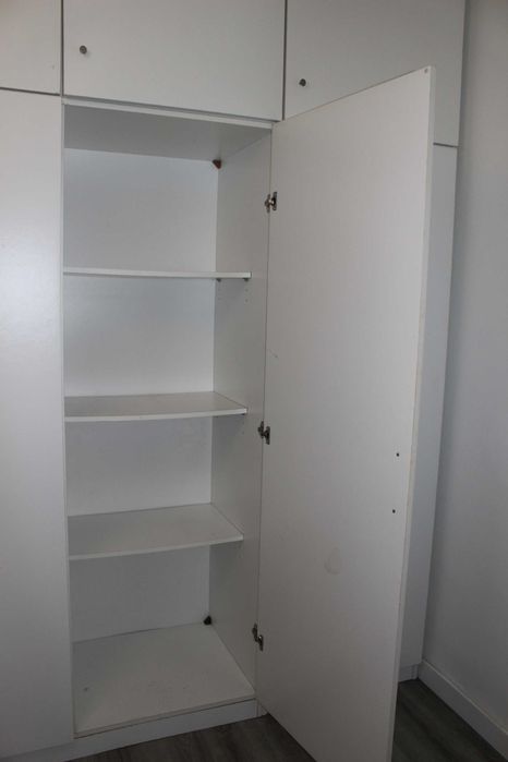 Roupeiro branco moderno