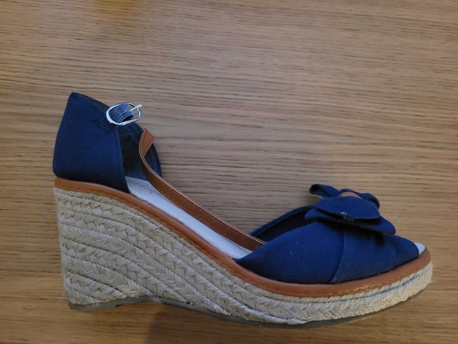 Espadryle damskie na koturnie