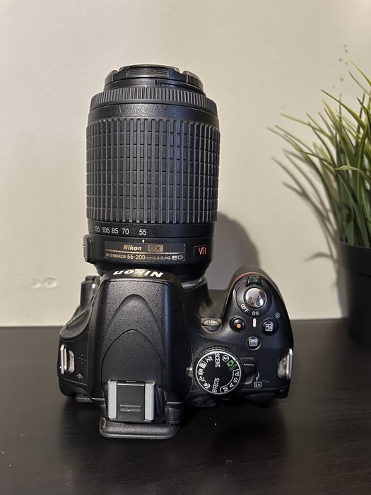 Nikon D5100 com Objectiva + Acessórios + CAIXA ORIGINAL