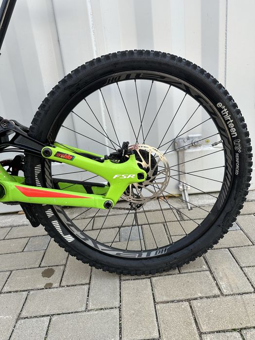 Rower DH Specialized Demo 8 M