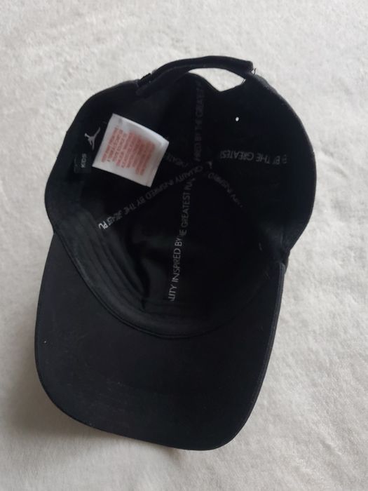 Czarna czapka z daszkiem Jordan Kids