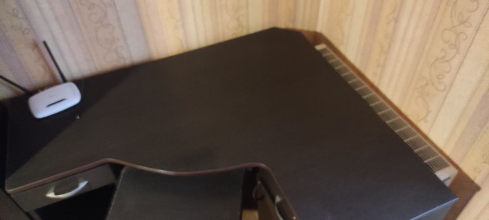 Стол комп'ютерний, угловий