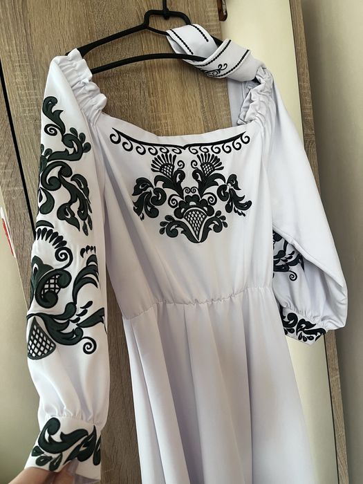 Весільна сукня (вишиванка)