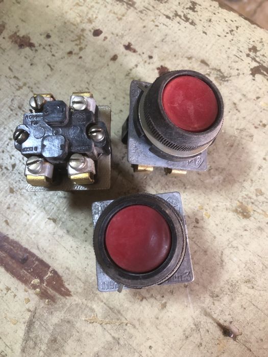 Кнопки управління електроживленням