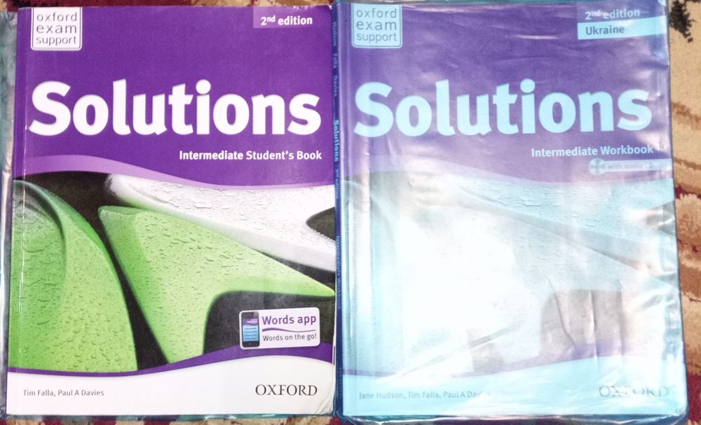 Англійська мова :Підручник + зошит. Solutions Intermediate Student’s B