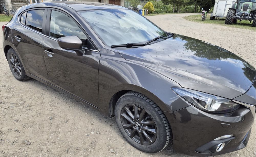 Mazda 3 .Rok 2015.
