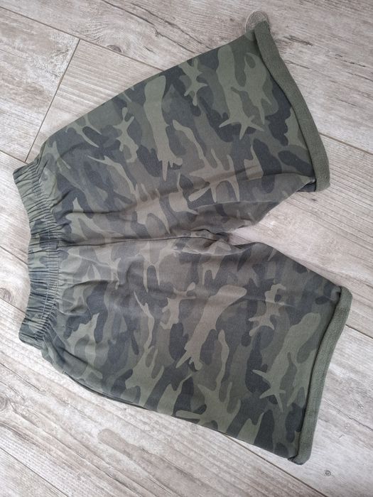 Krótkie spodenki r134