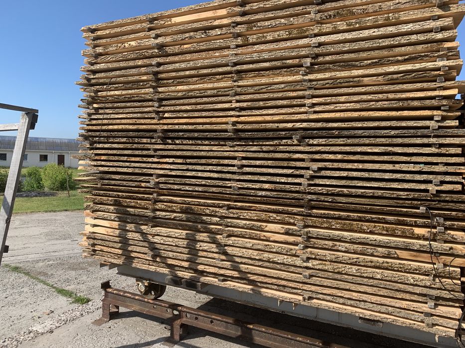 Продаємо суху дошку- дуб.