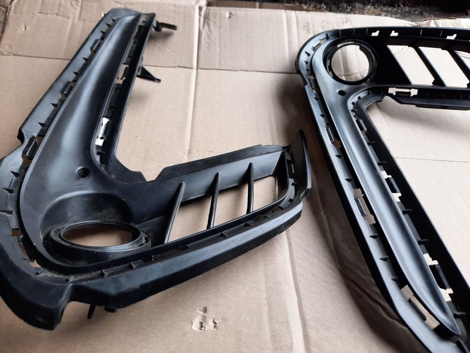 Накладки на противотуманки бампер Hyndai Elantra 2016