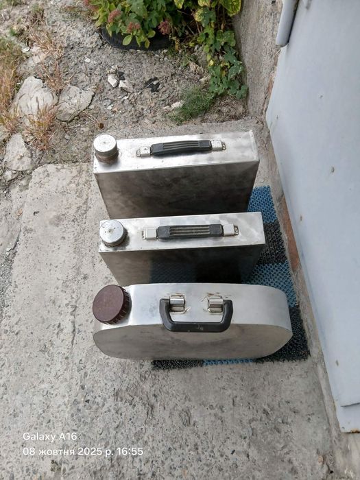 продам каністру 12 л