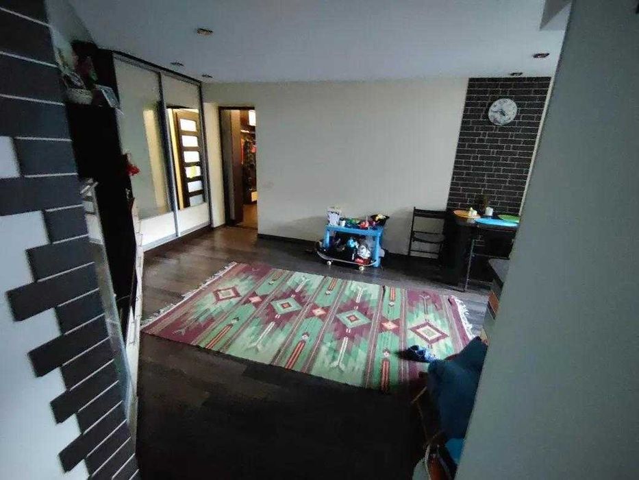 Продаж 2-к. квартири з ремонтом 70/46/24м² Винники 90000$