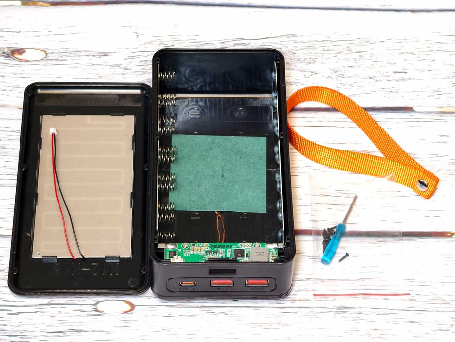 Корпус 12 16 АКБ 21700 швидка беспровідна зарядка лед лампа PowerBank