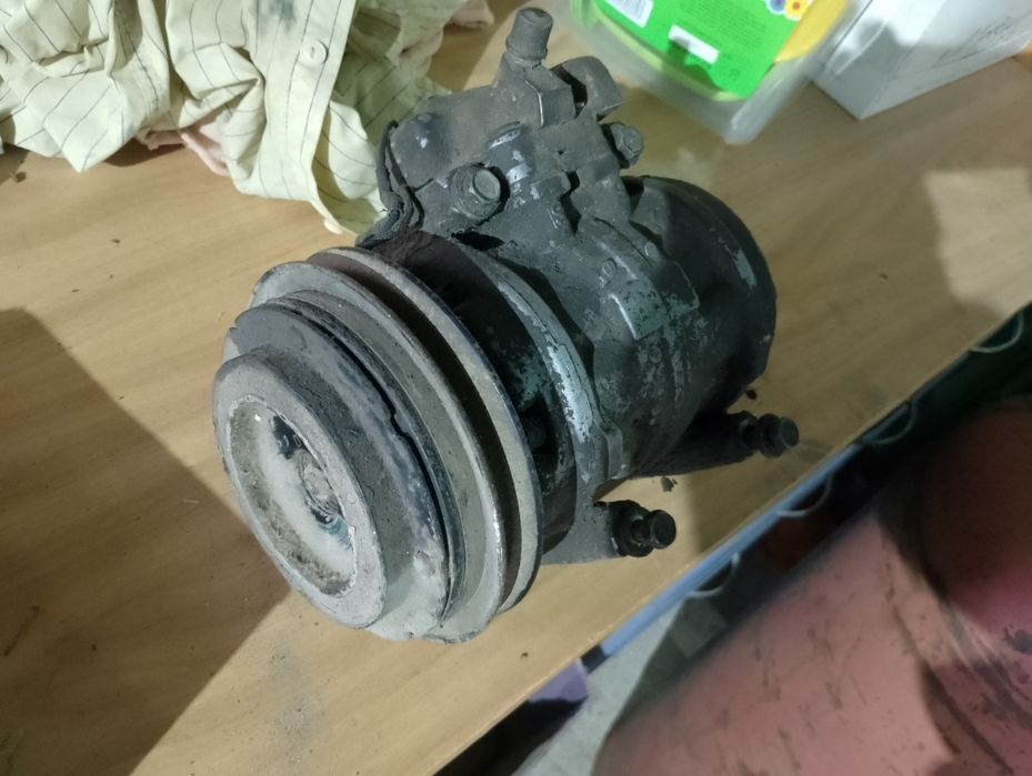 Компрессор кондиционера Toyota Corolla 80