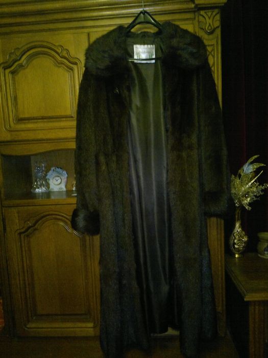 futro z norek całych ciemny brąz