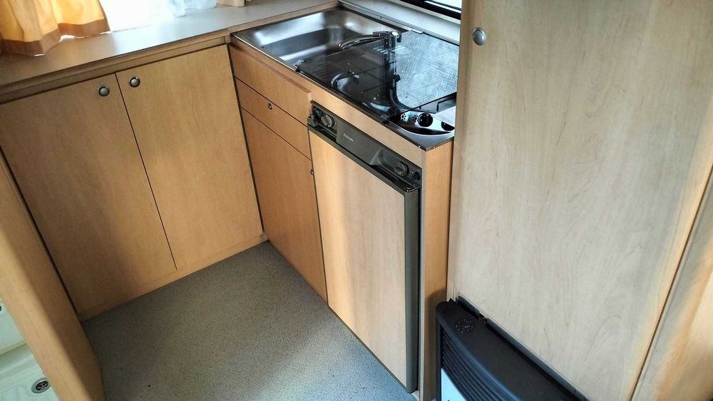 Bayerland europa  12 V, 220 V,gaz, przedsionek