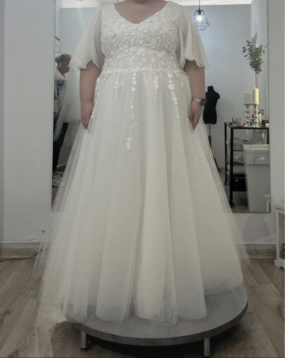Suknia ślubna plus size gorsetowana